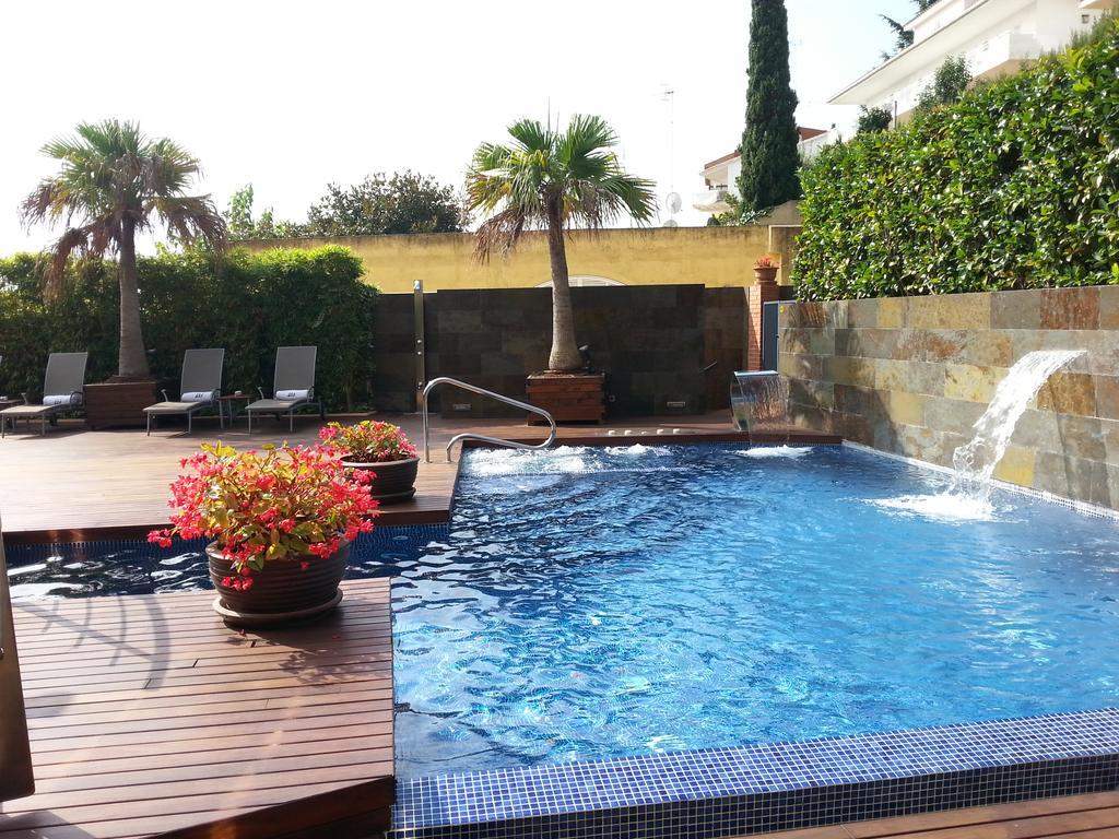 Montaltmar Hotel Sant Vicenc de Montalt Bagian luar foto