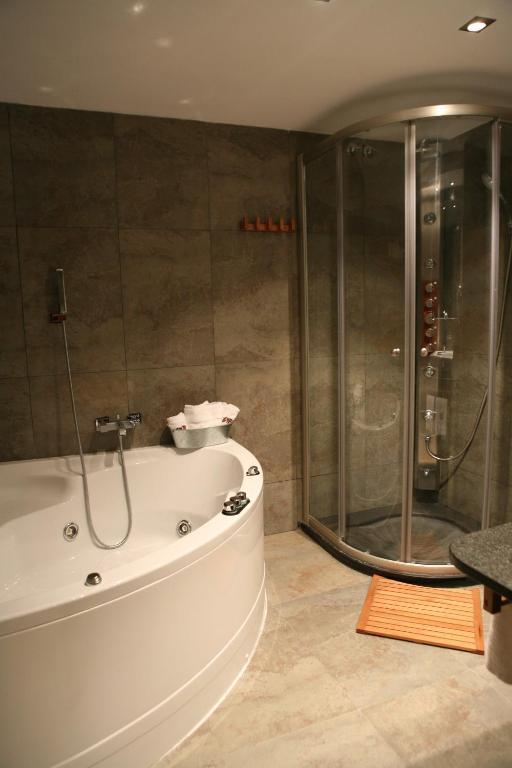 Montaltmar Hotel Sant Vicenc de Montalt Bagian luar foto