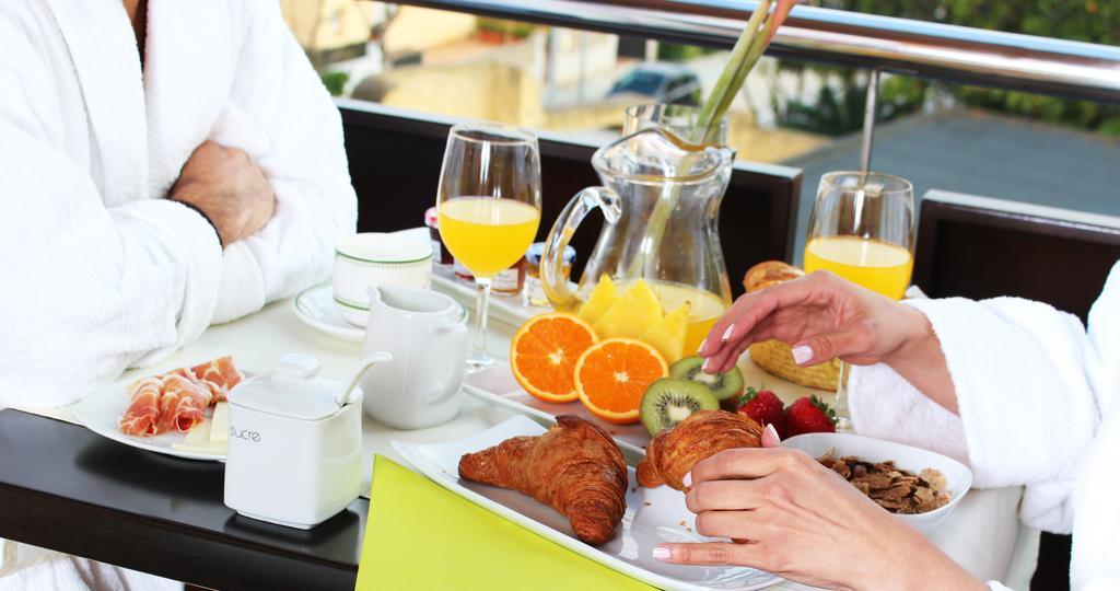 Montaltmar Hotel Sant Vicenc de Montalt Bagian luar foto