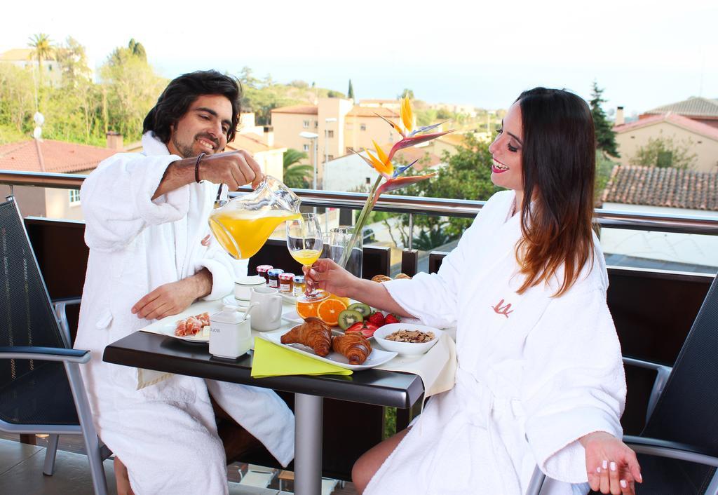 Montaltmar Hotel Sant Vicenc de Montalt Bagian luar foto