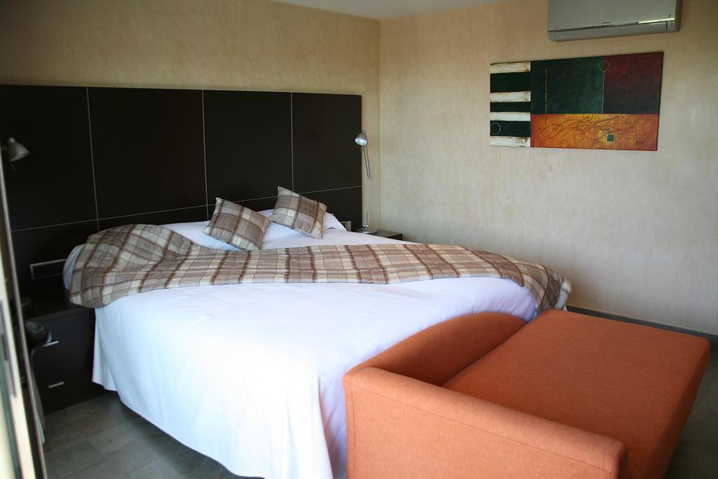 Montaltmar Hotel Sant Vicenc de Montalt Bagian luar foto